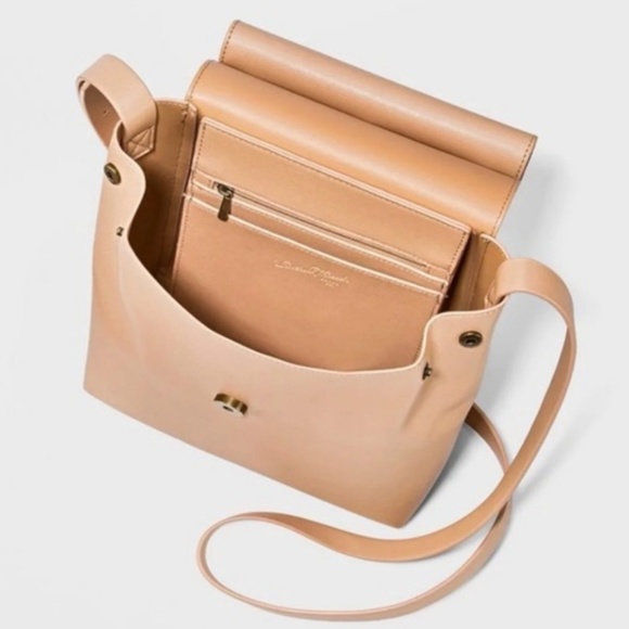 Universal Thread Buckle Flap Crossbody Bag - Picture 4 of 4